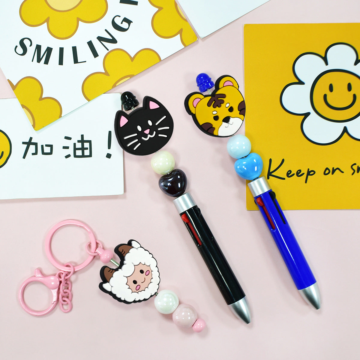 Wholesale  Random 100pcs Cartoon Animal Head Series Colored Beads